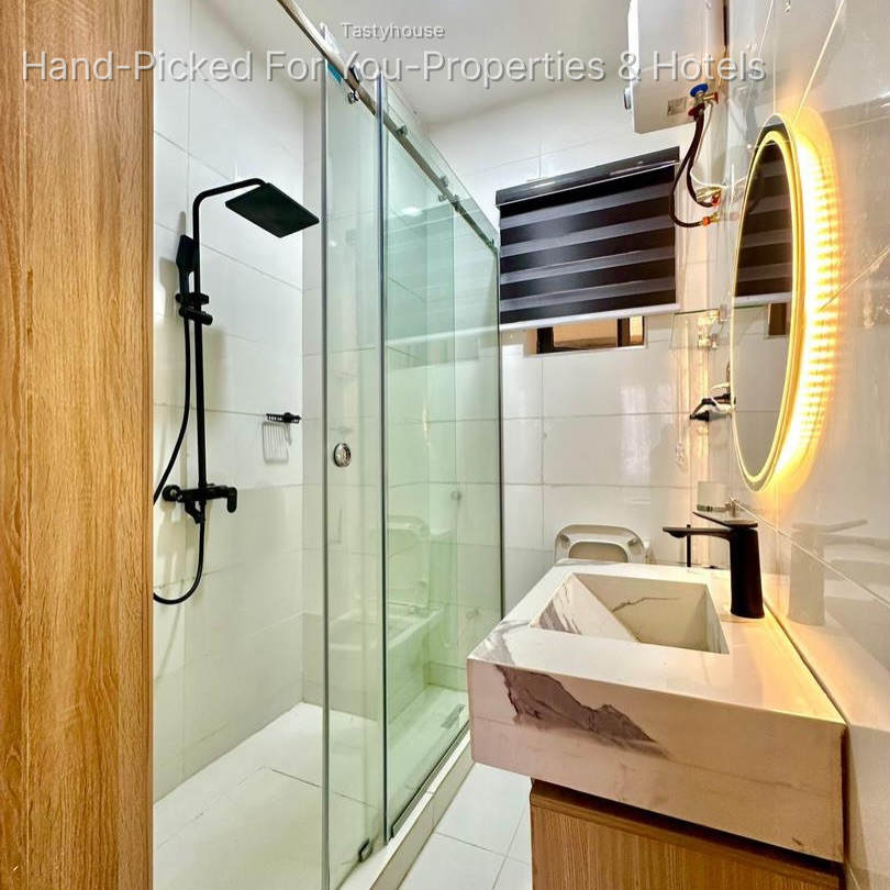 furnished 2-Bedroom Apartment