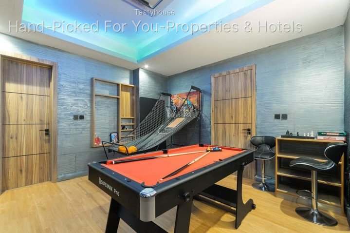 2-Bedroom Apartment