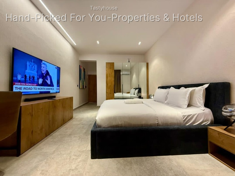 Luxury 1-Bedroom Apartment