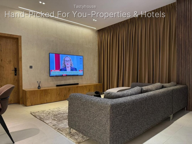 Luxury 1-Bedroom Apartment
