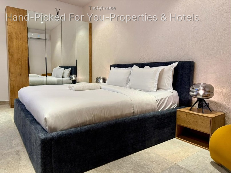 Luxury 1-Bedroom Apartment