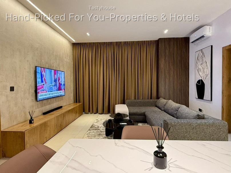 Luxury 1-Bedroom Apartment