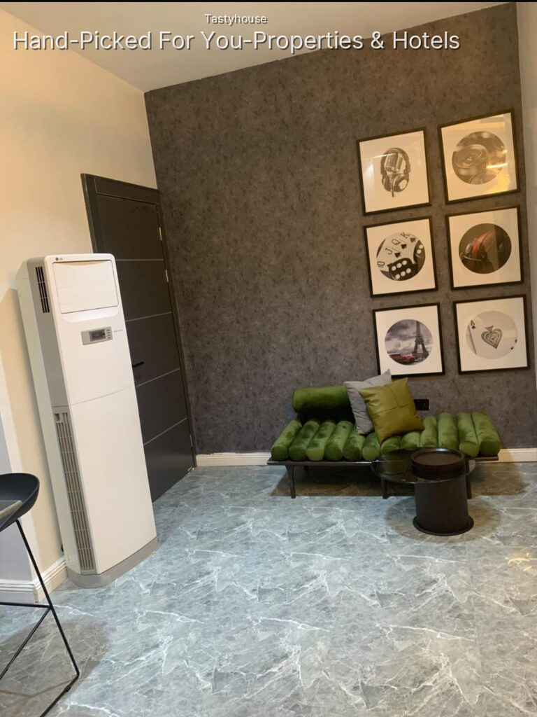 COMFORT LUXURYONE BEDROOM and PARLOR