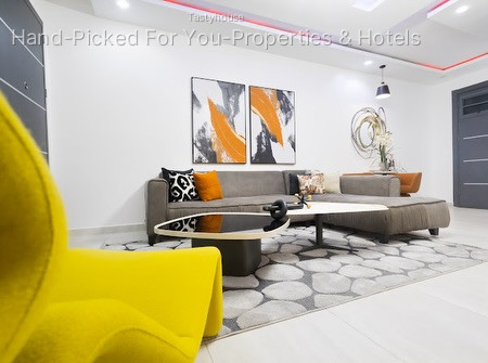 Serviced Apartment
