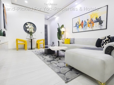 Serviced Apartment