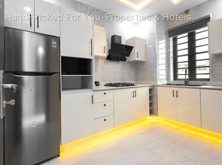 Serviced Apartment