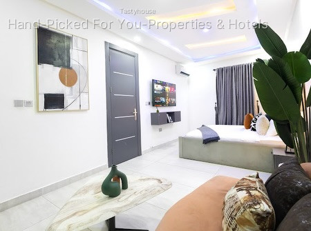 Serviced Apartment
