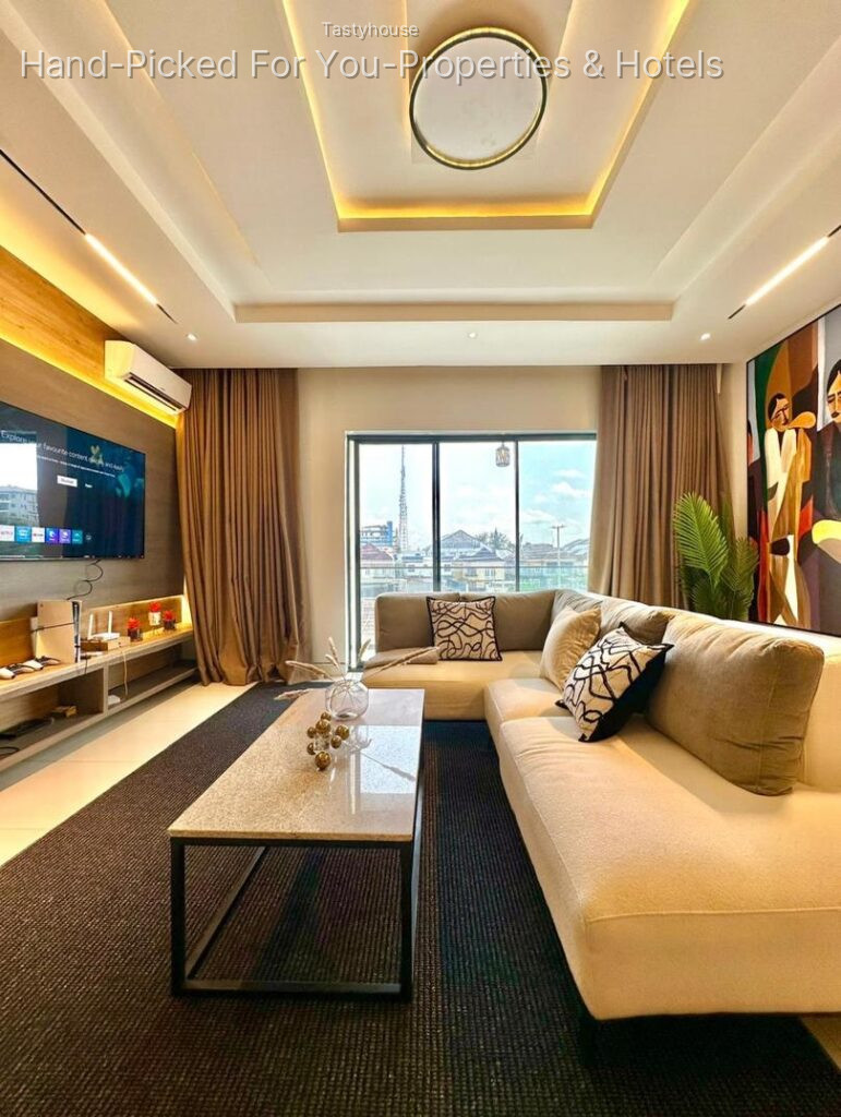 Luxury 1-Bedroom Apartment