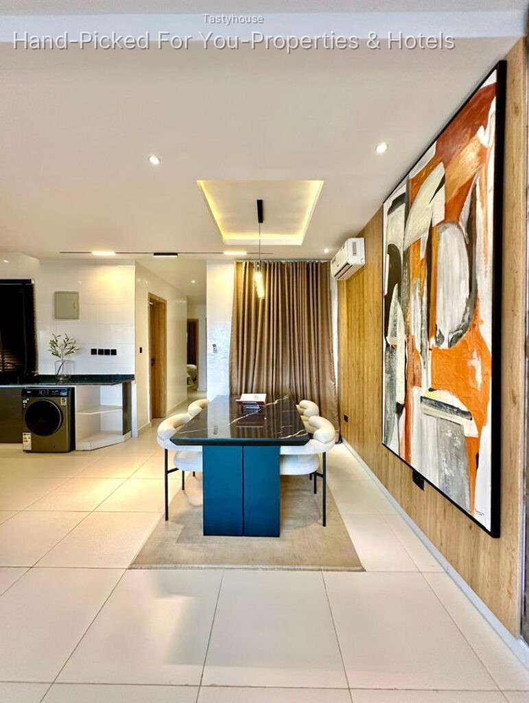 Luxury 1-Bedroom Apartment