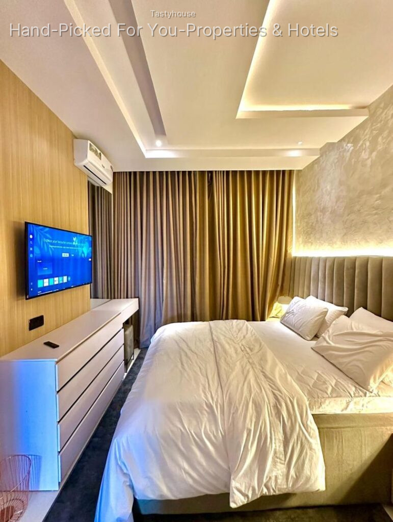Luxury 1-Bedroom Apartment