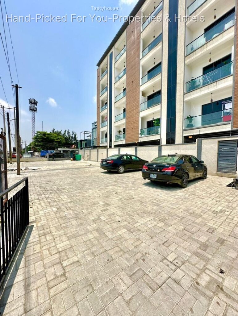 Luxury 1-Bedroom Apartment