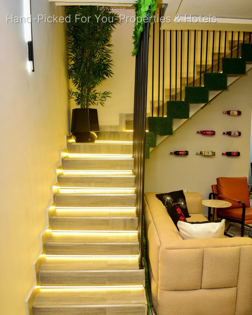 Serviced Apartment