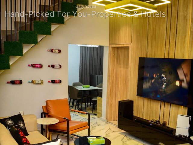 Serviced Apartment