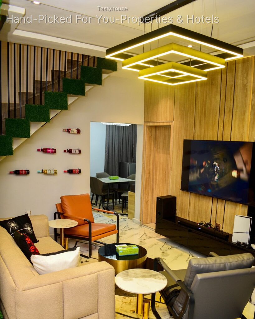 Serviced Apartment