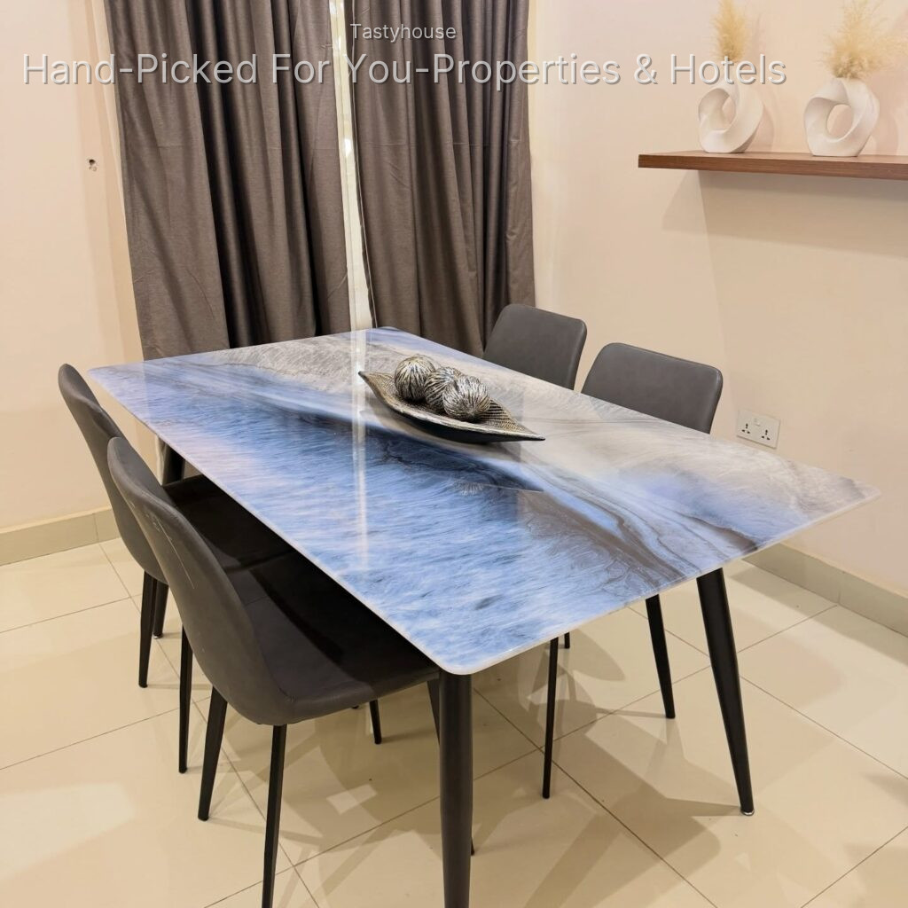 Serviced Apartment