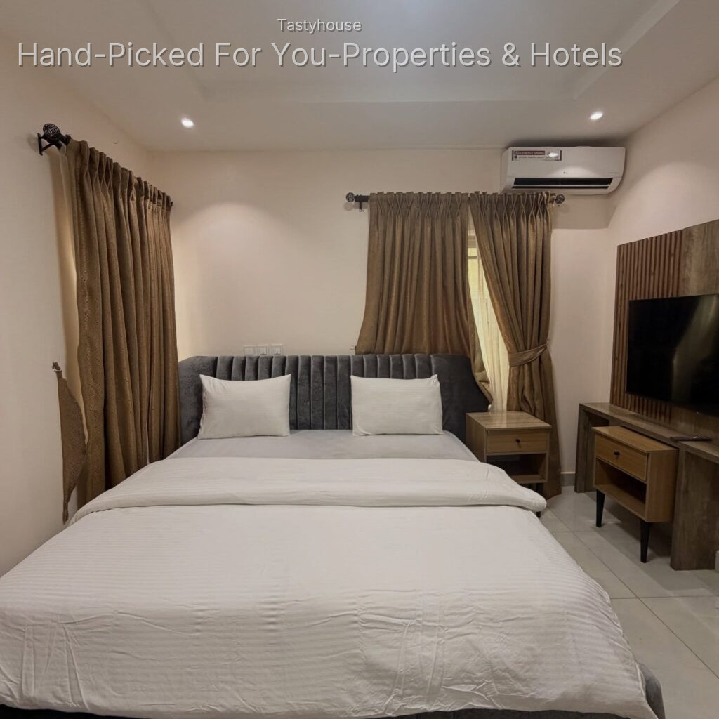 Serviced Apartment