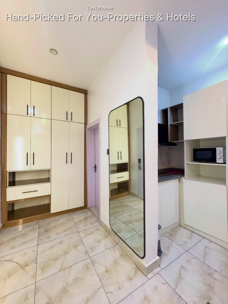 Serviced Apartment