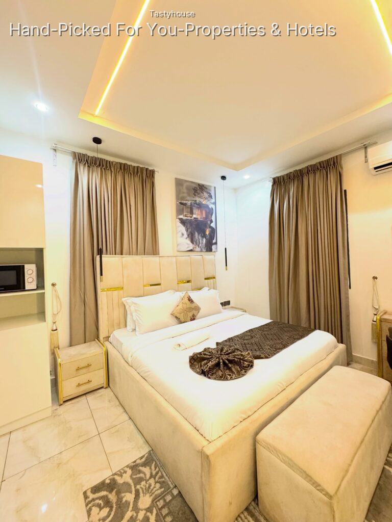 Serviced Apartment