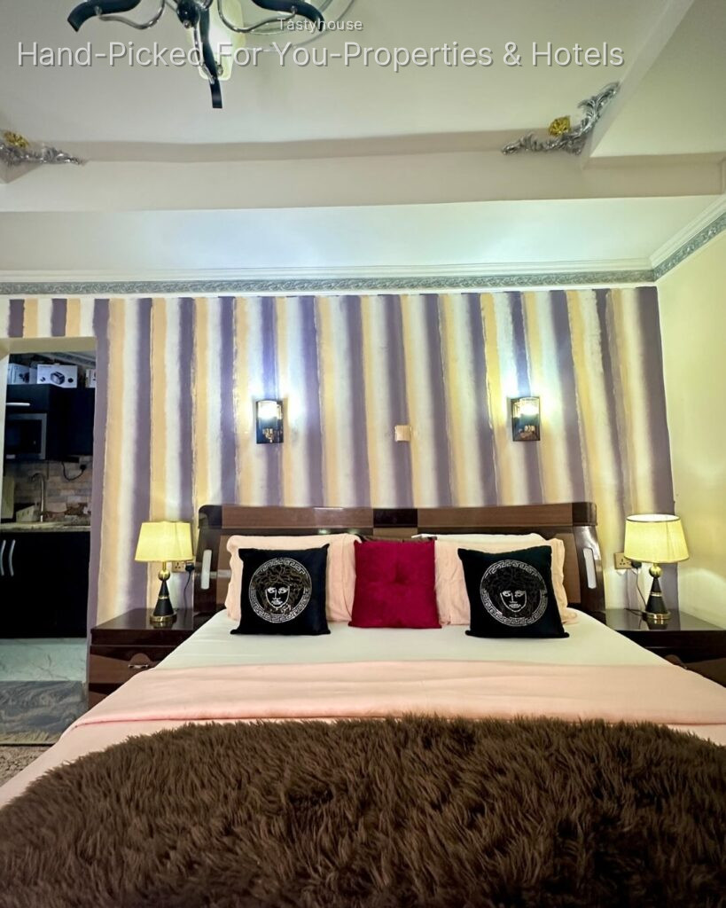 Serviced Apartment