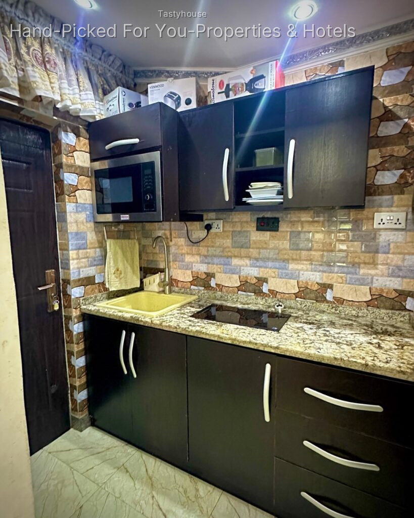 Serviced Apartment