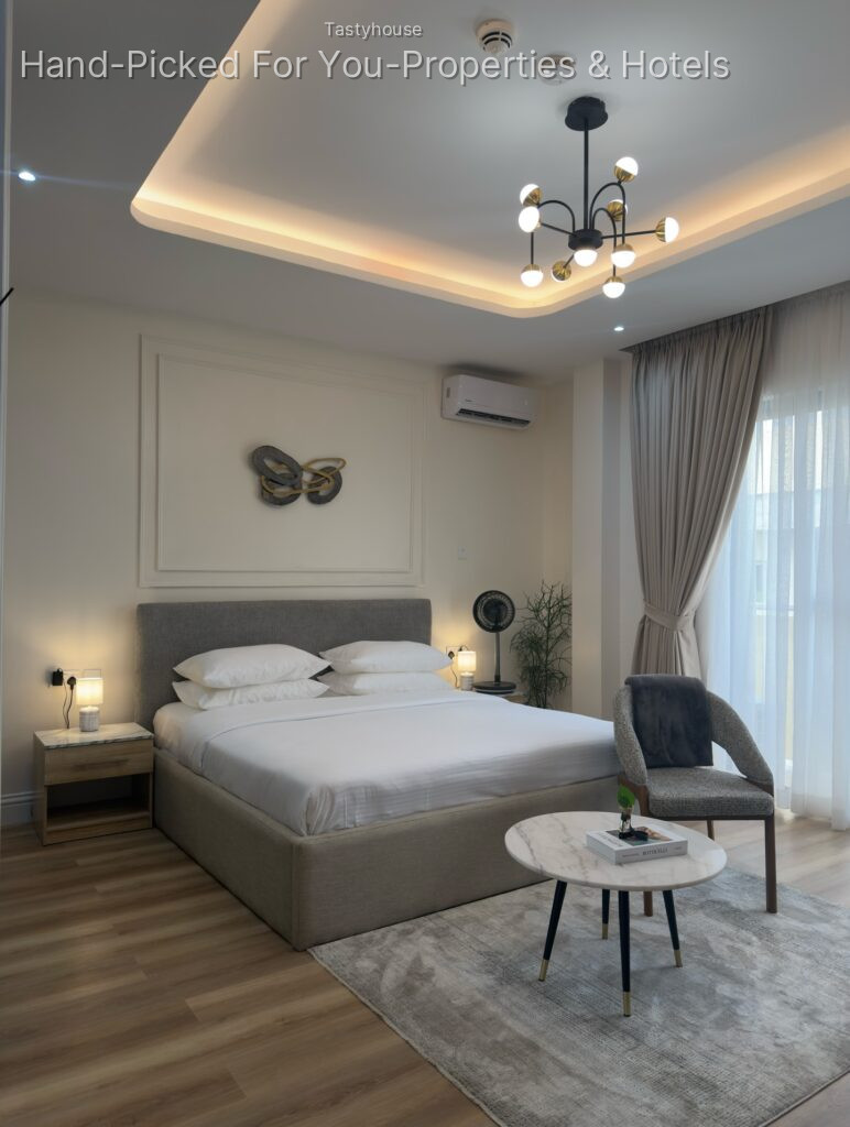 Serviced Apartment