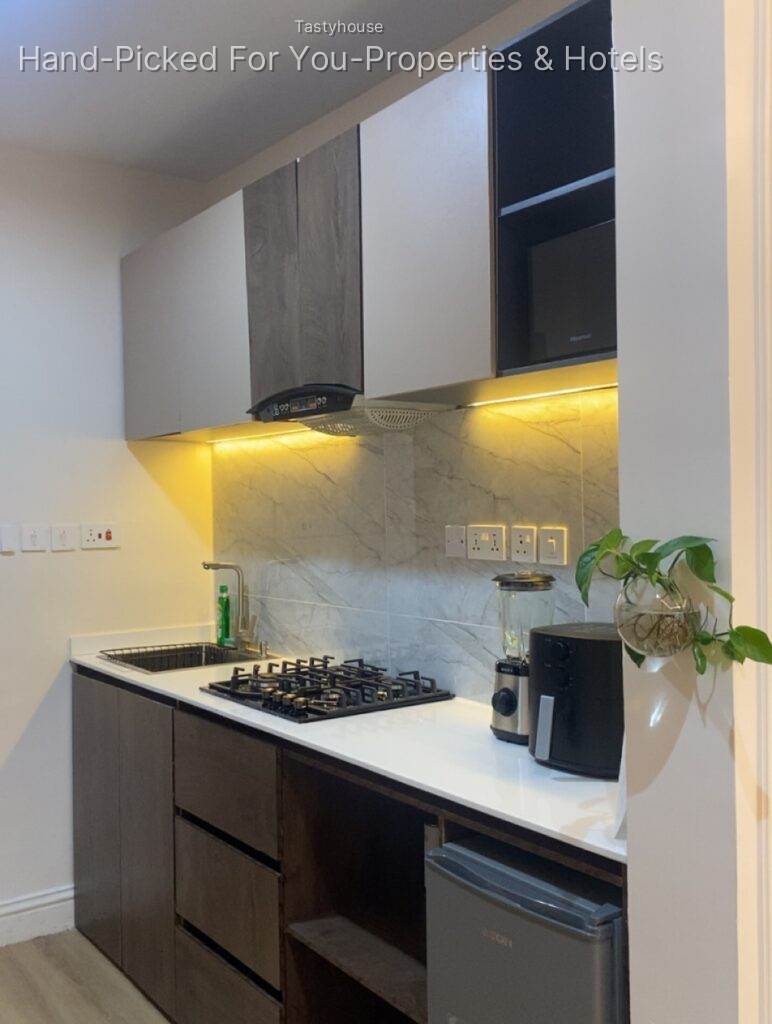 Serviced Apartment