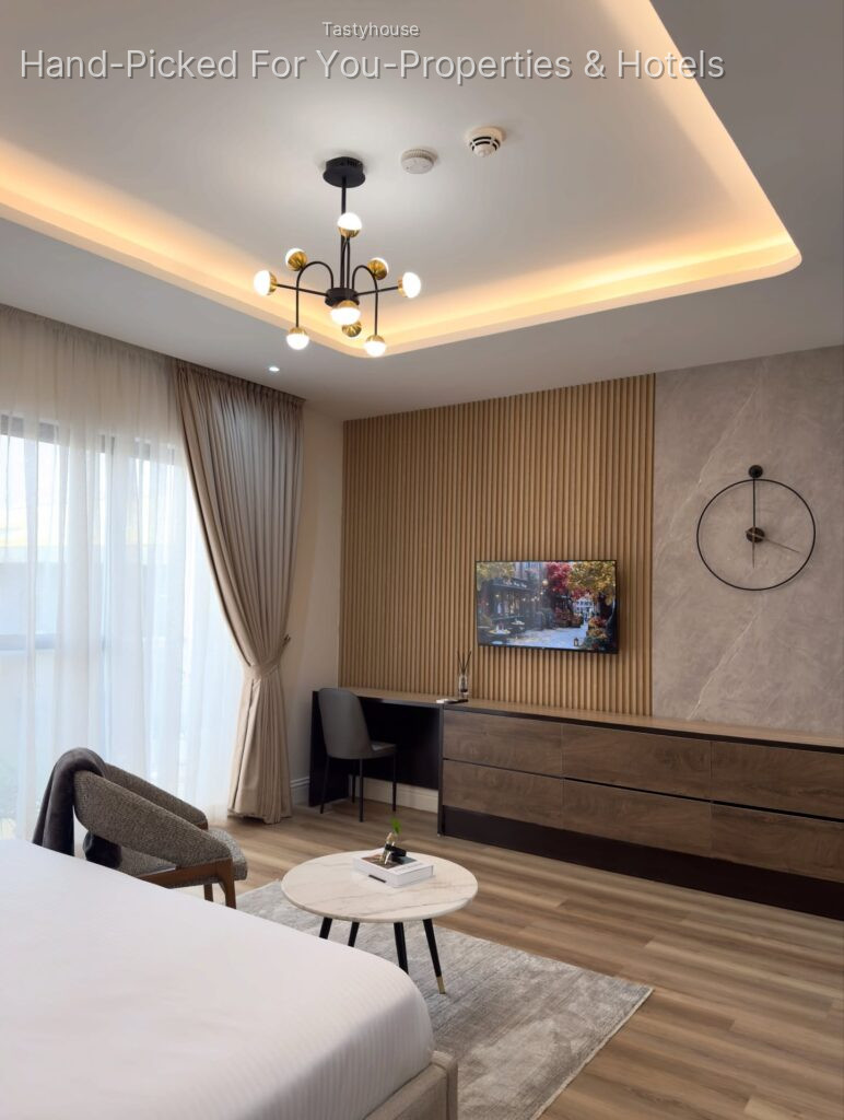 Serviced Apartment