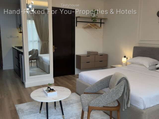 Serviced Apartment