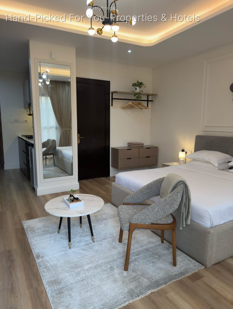 Serviced Apartment