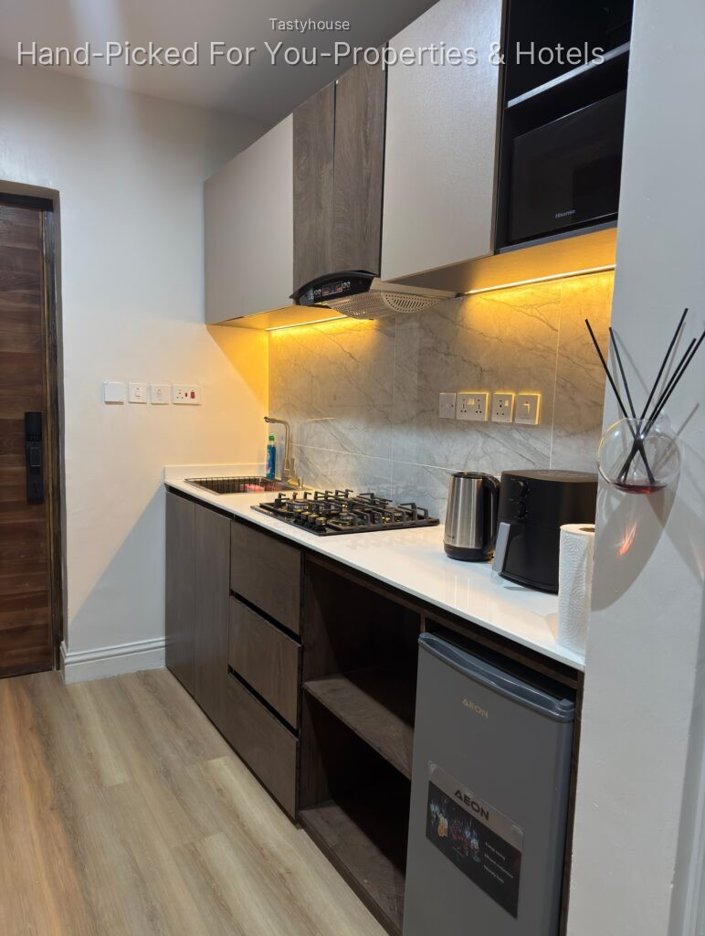 Serviced Apartment