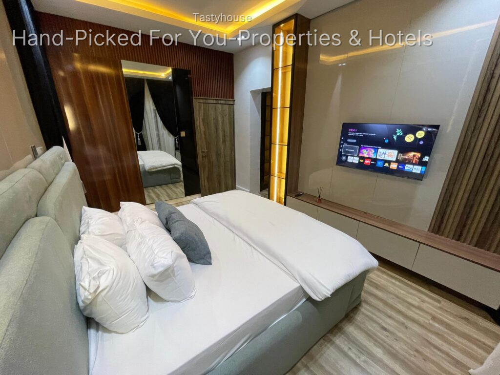 Cozy 2/3 bedroom apartment
