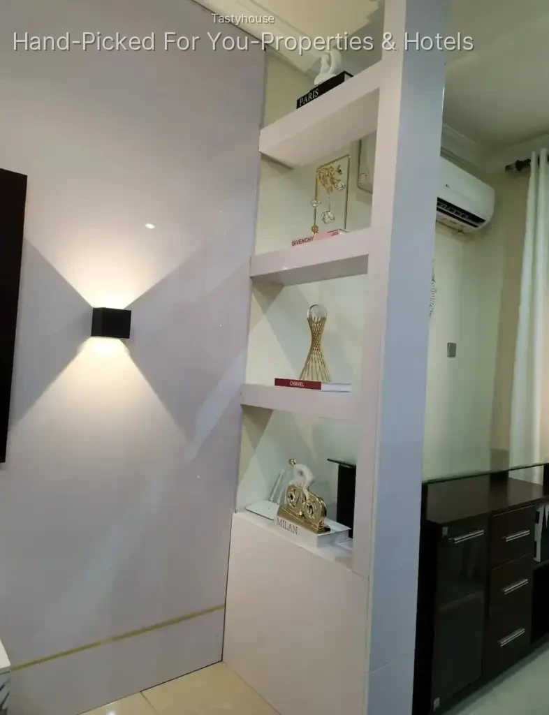 Serviced Apartment