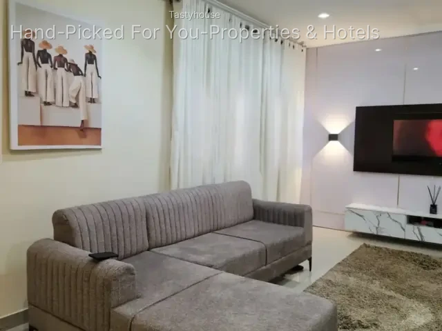 Serviced Apartment