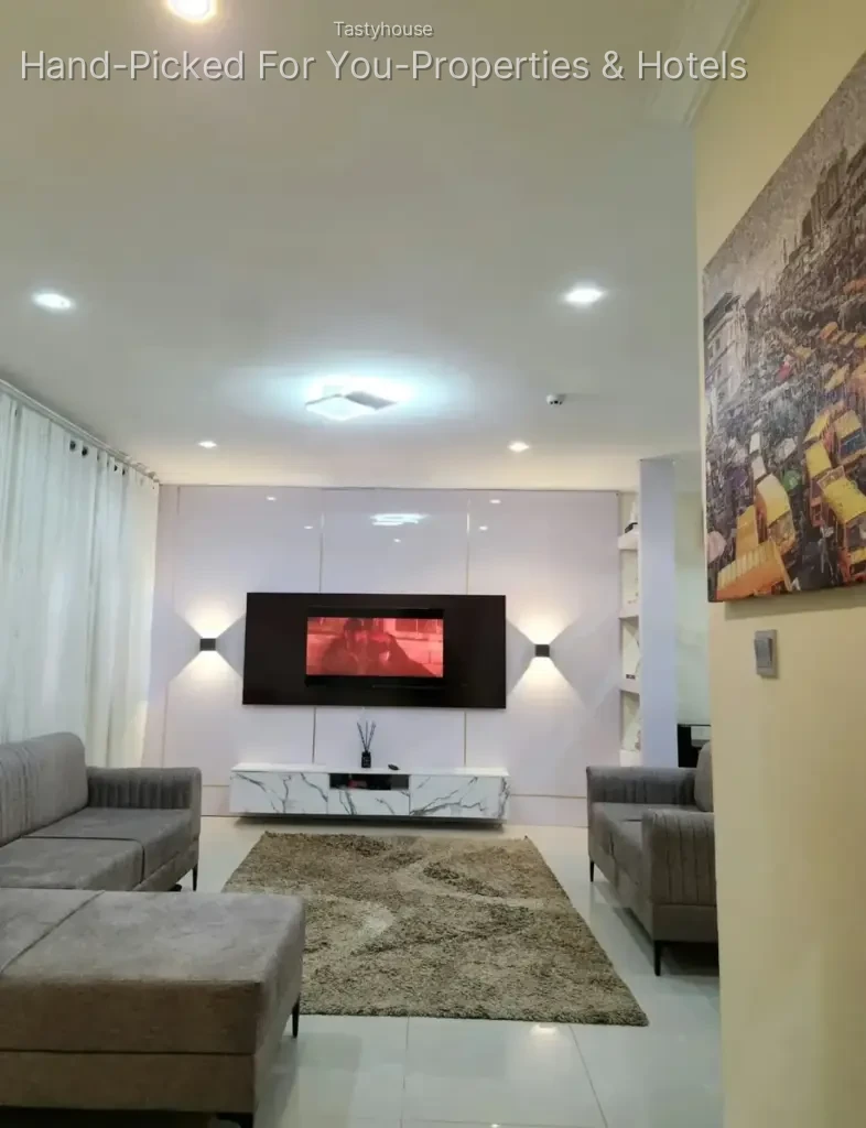 Serviced Apartment