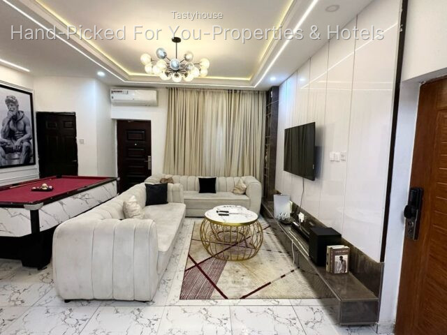 Serviced Apartment