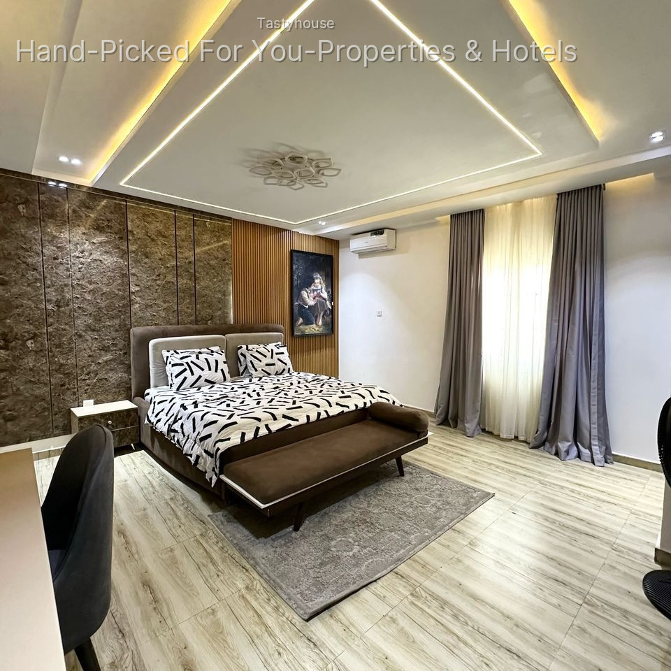 Serviced Apartment