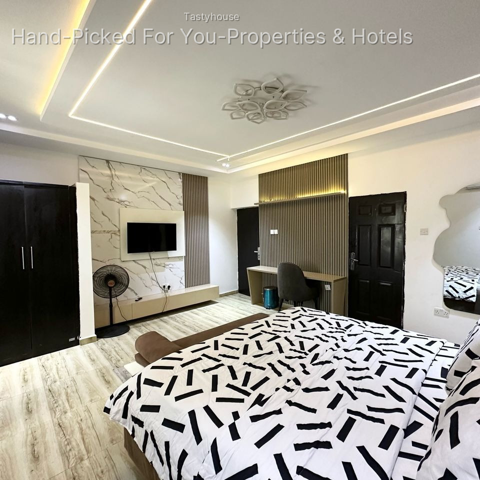 Serviced Apartment