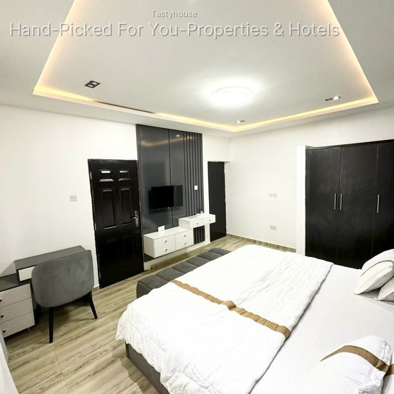 Serviced Apartment