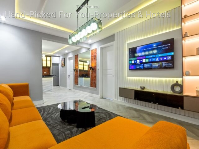 Serviced Apartment