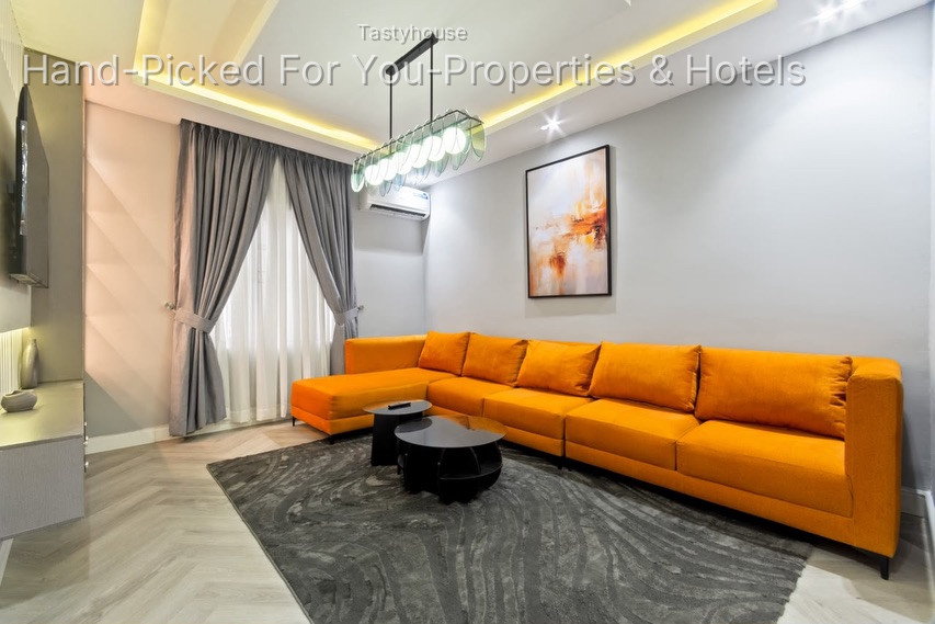 Serviced Apartment
