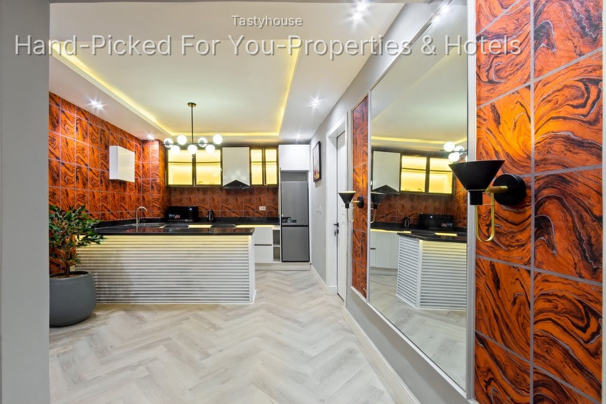 Serviced Apartment