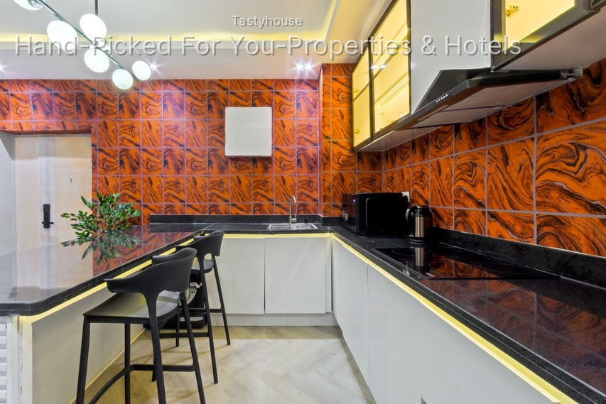Serviced Apartment
