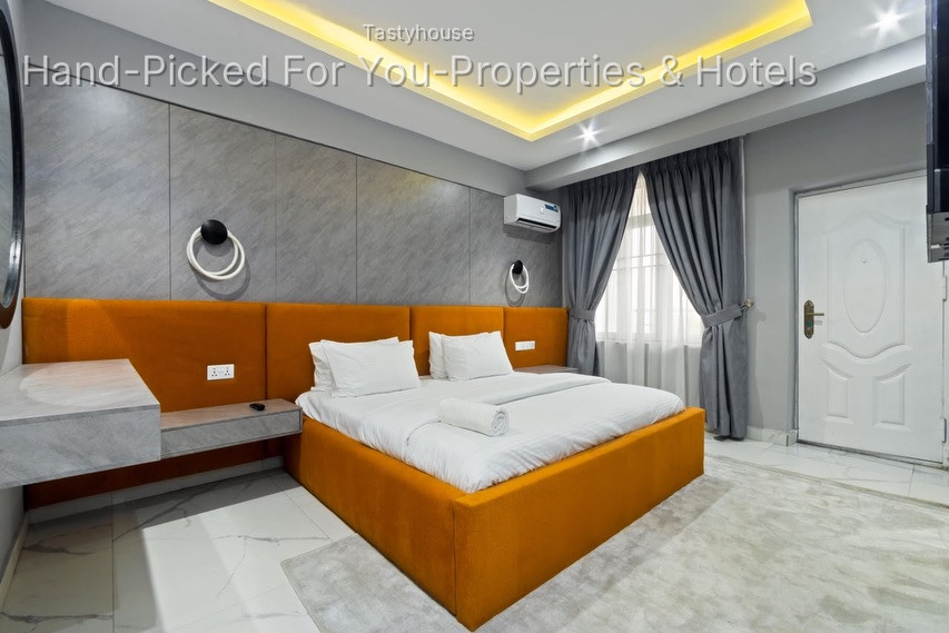 Serviced Apartment