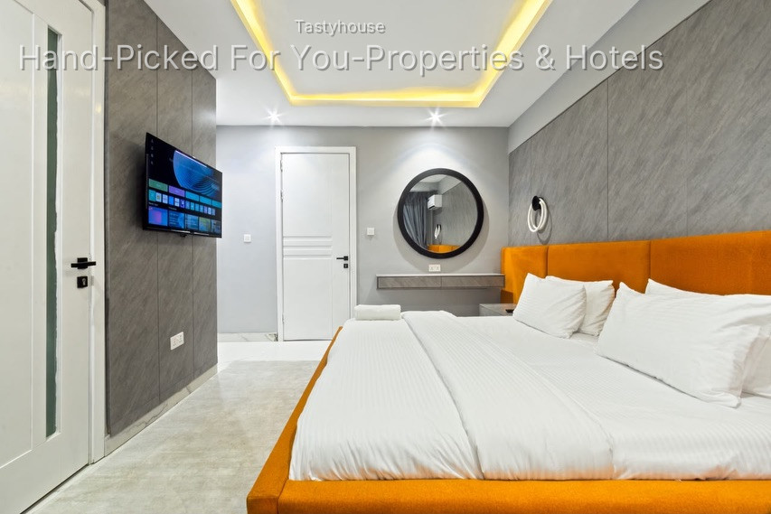 Serviced Apartment