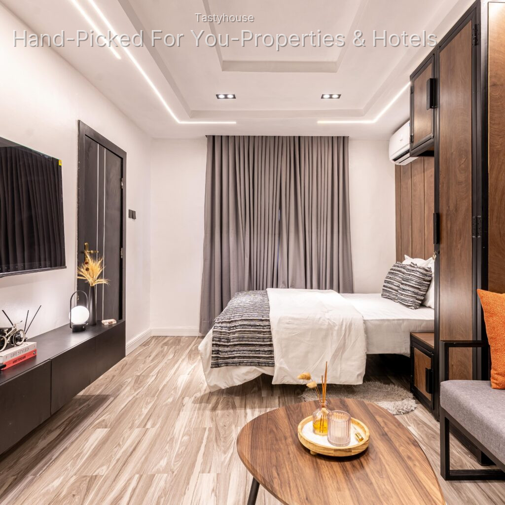 Serviced Apartment