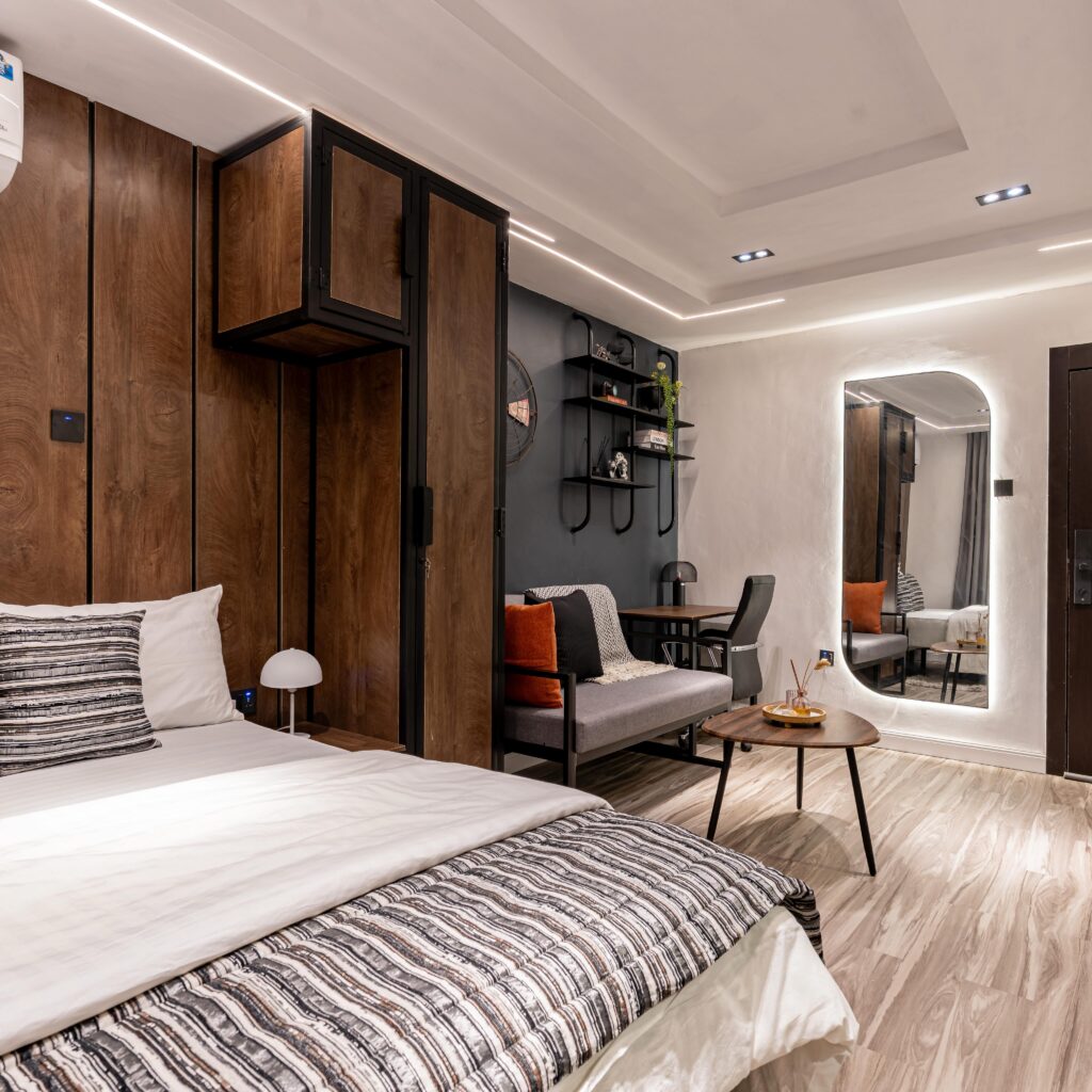 Serviced Apartment