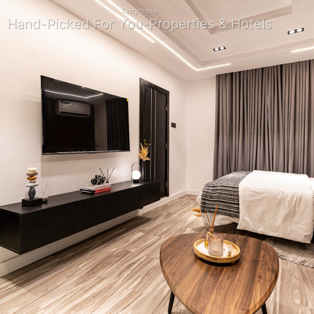 Serviced Apartment