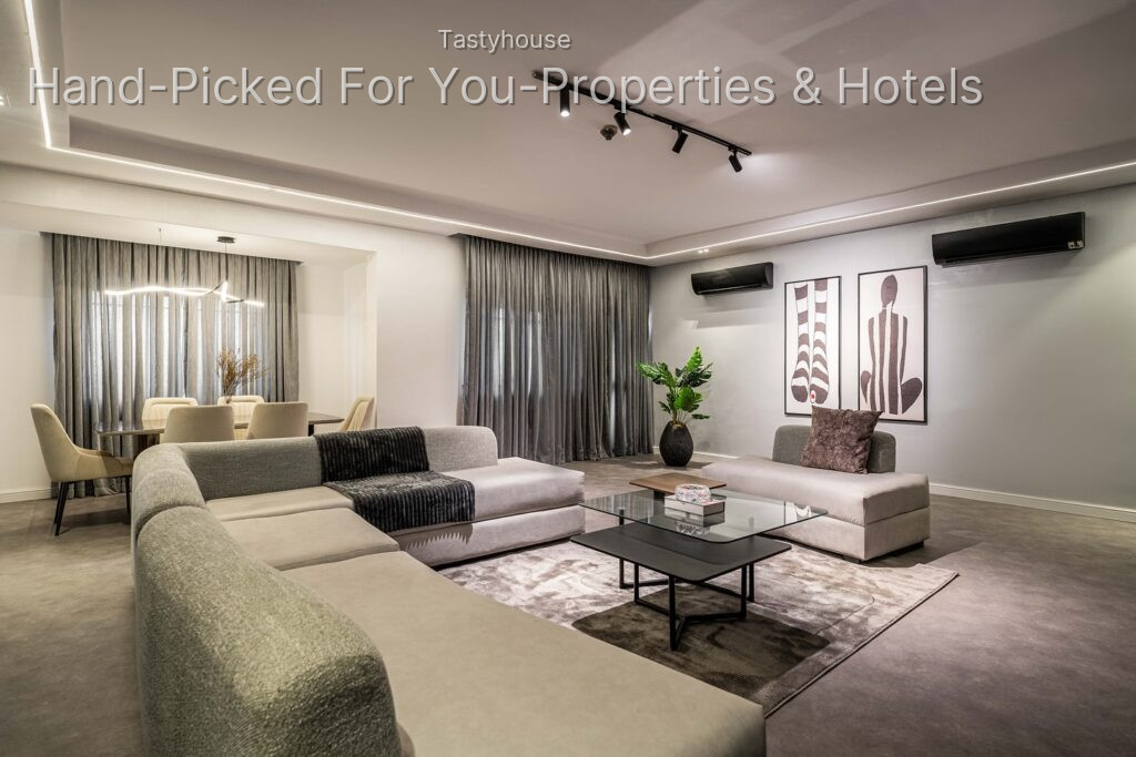 Serviced Apartment