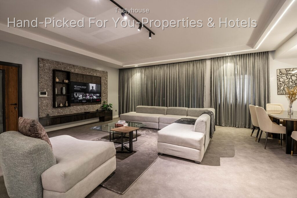 Serviced Apartment