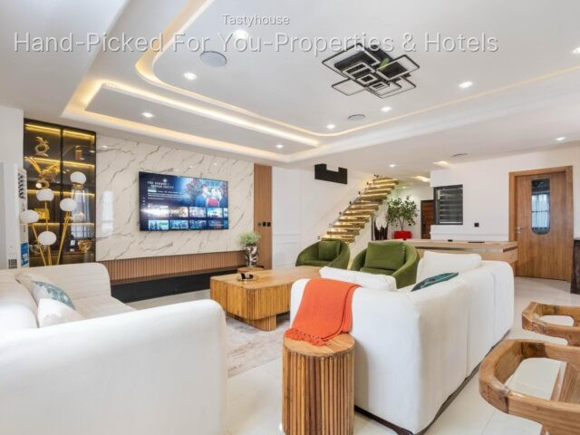 Luxury 3 Bedroom Apartment